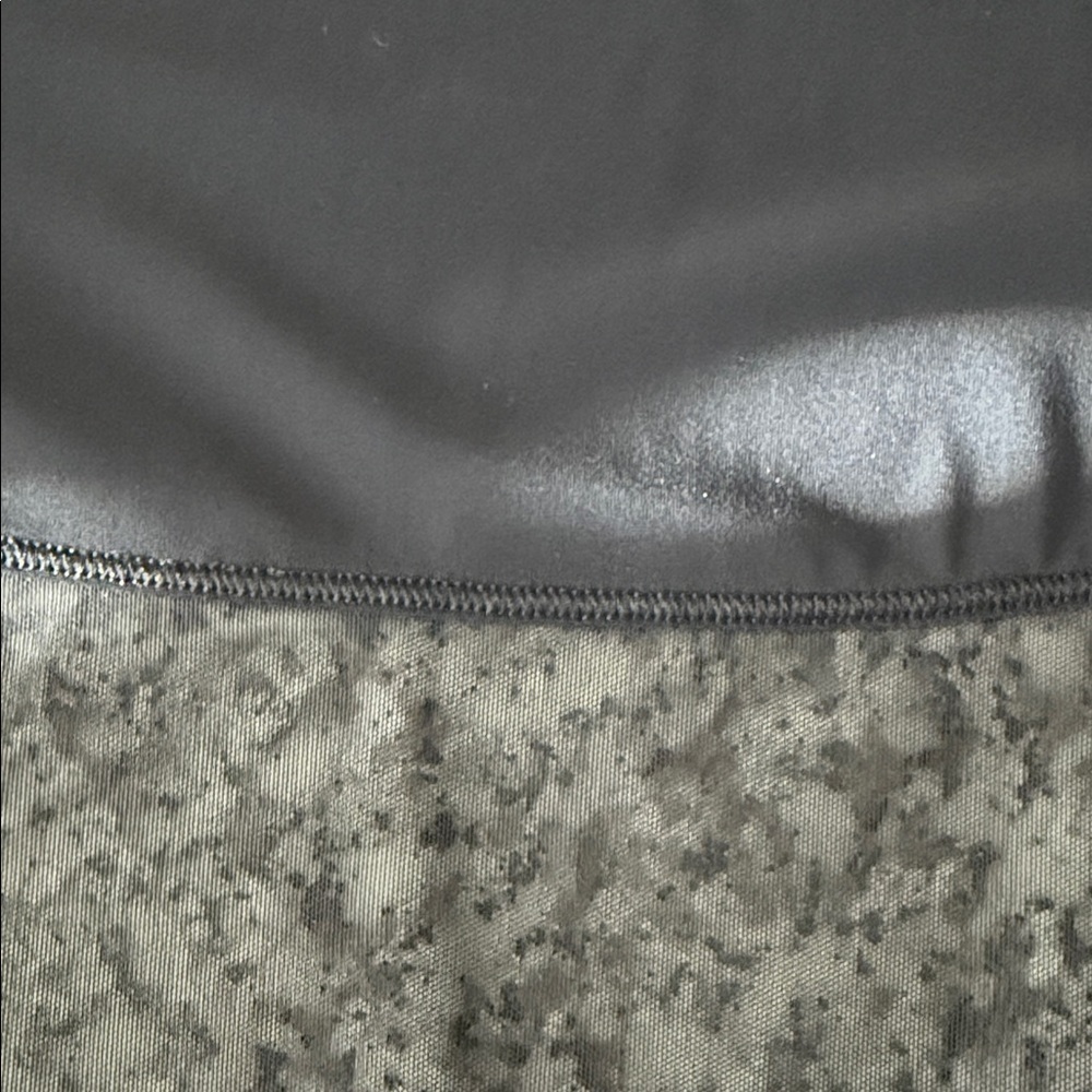 Lululemon Athletica Black Cross Back Short Sleeve Top w/Sheer trim Sz 6 - Picture 8 of 9